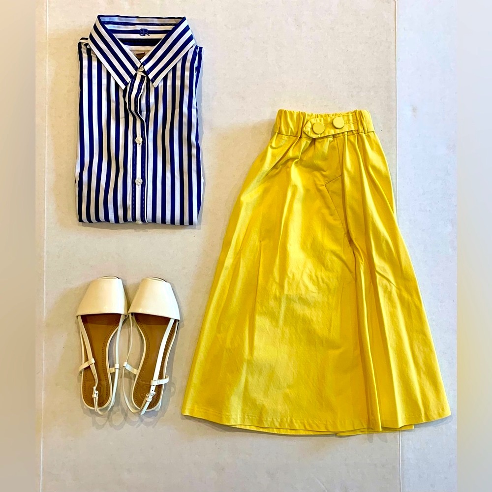 Banana Republic sleeveless button up shirt